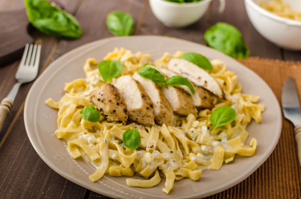 Fettuccine Alfredo
