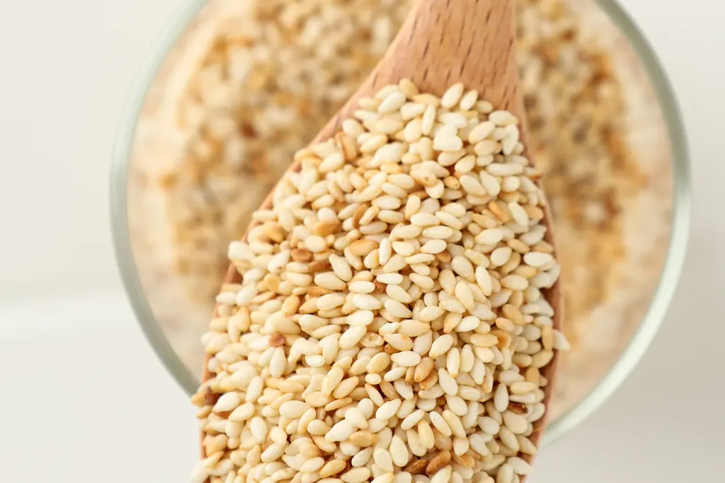Toasted sesame seeds for a crunchy topping