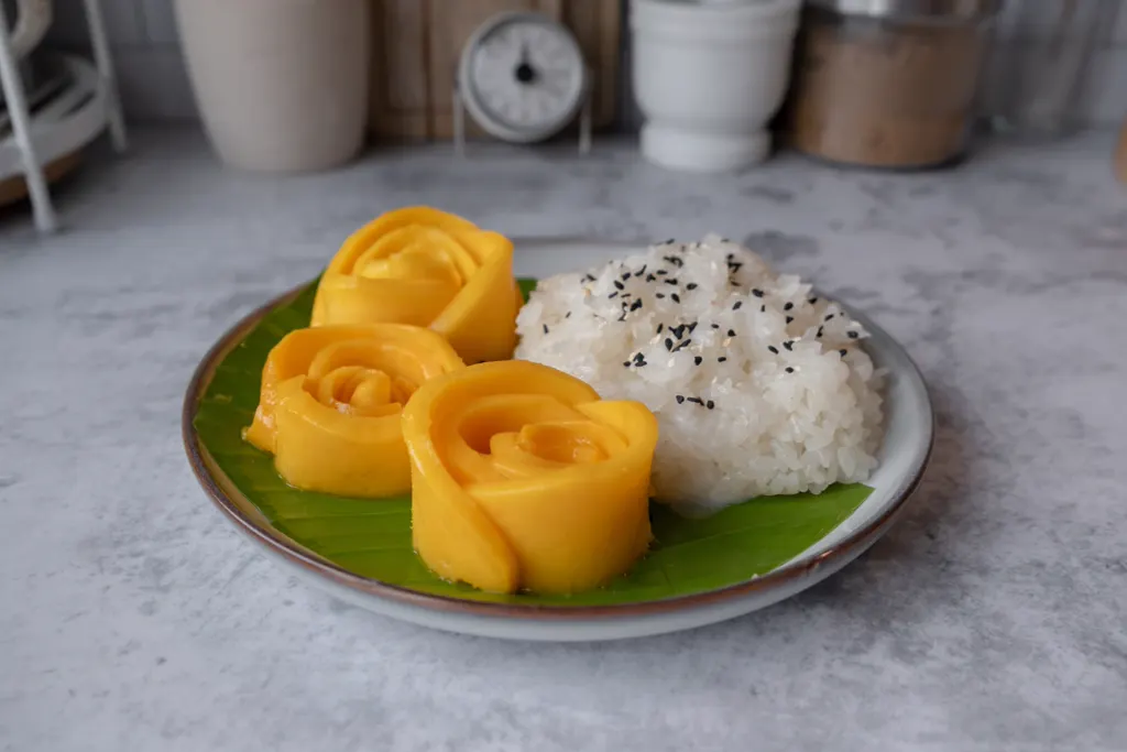 Mango sticky rice with jasmine rice