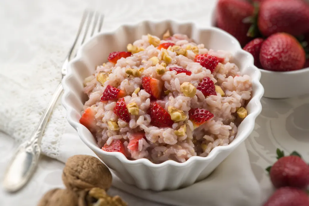 Strawberry sticky rice