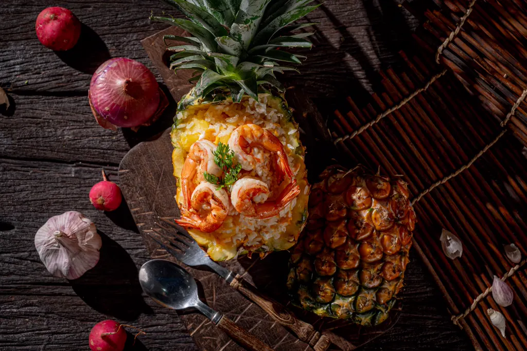 Pineapple sticky rice